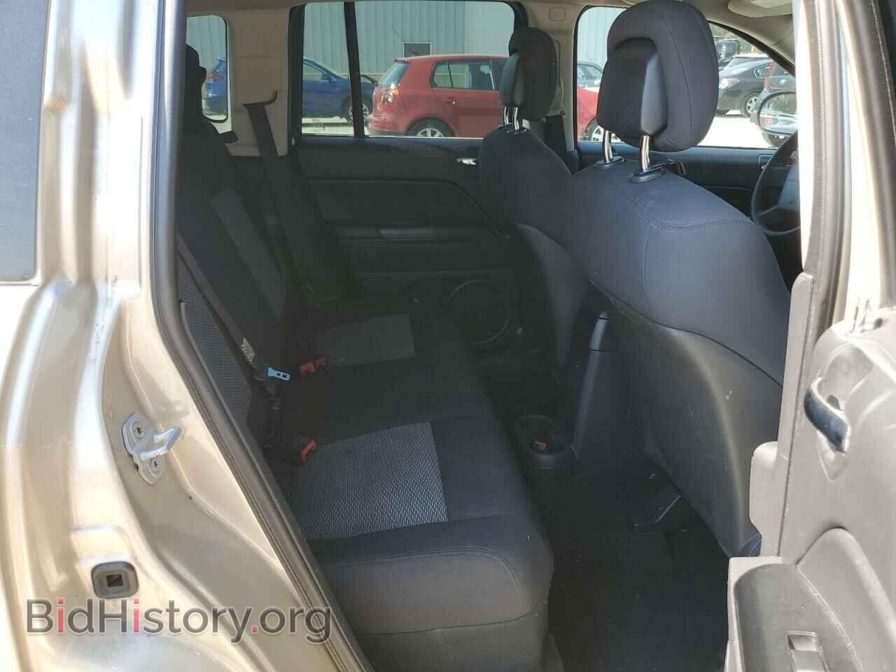 2010 JEEP COMPASS - VIN: 1J4NT4FB2AD585357 - Фото 10