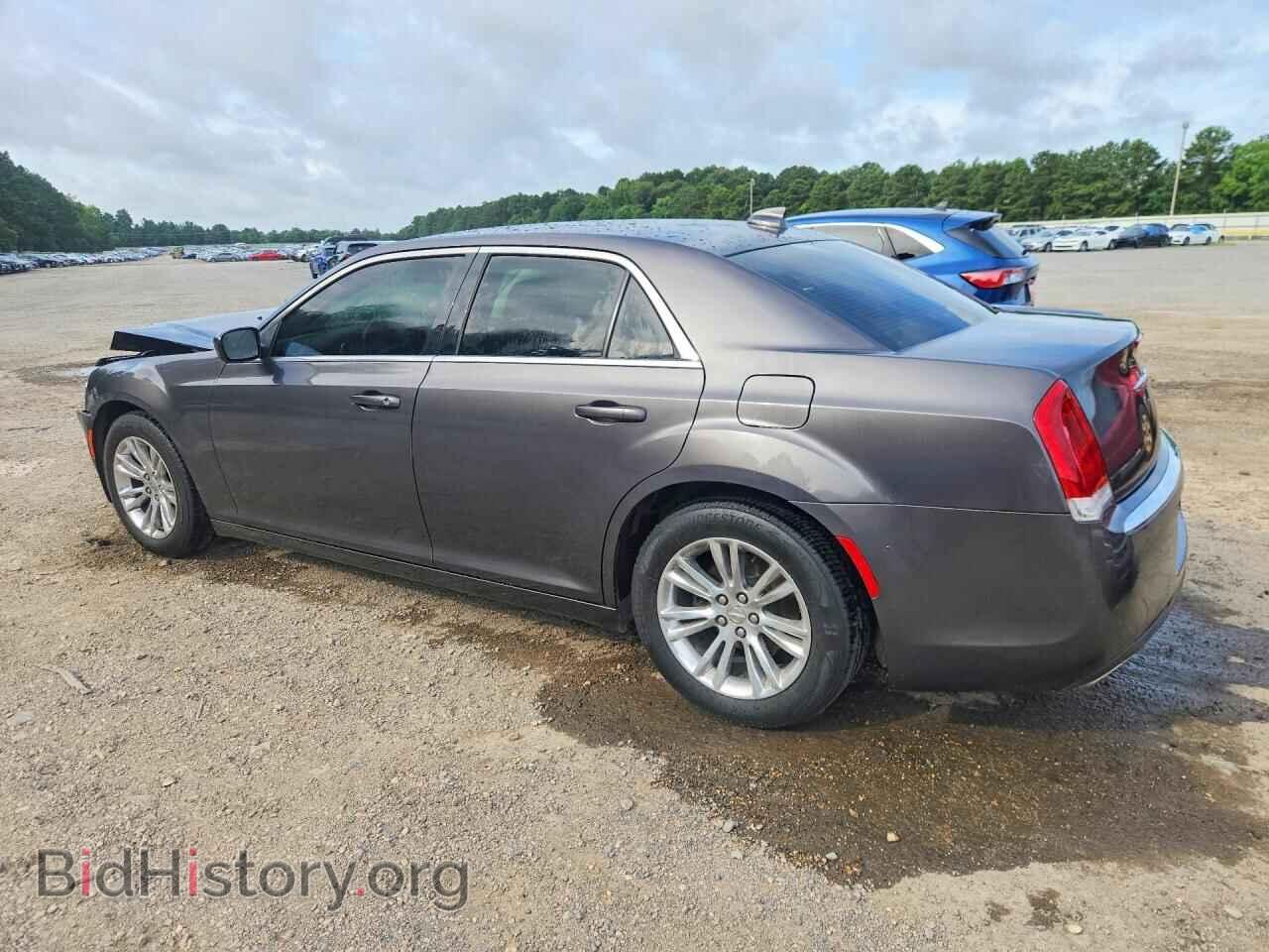 2019 CHRYSLER 300 - VIN: 2C3CCAAG2KH648397 - Фото 2