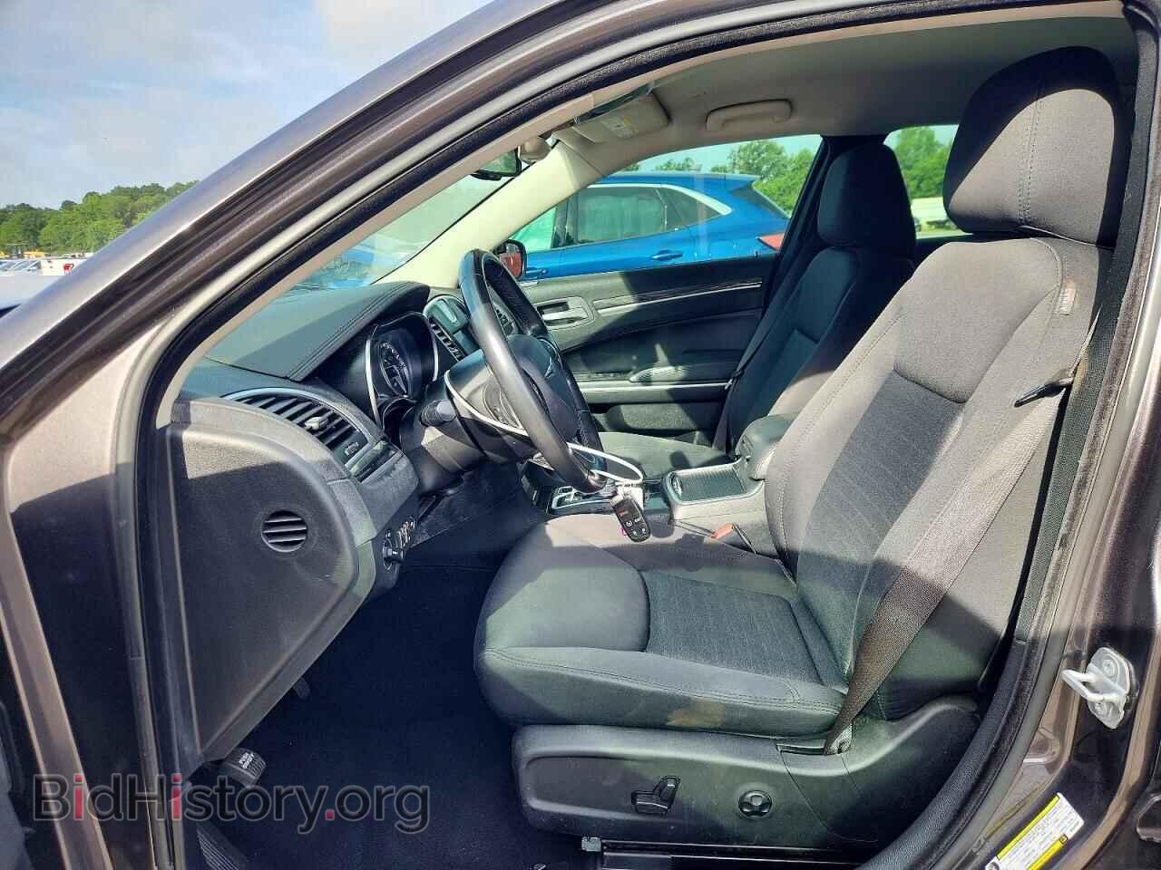 2019 CHRYSLER 300 - VIN: 2C3CCAAG2KH648397 - Фото 7