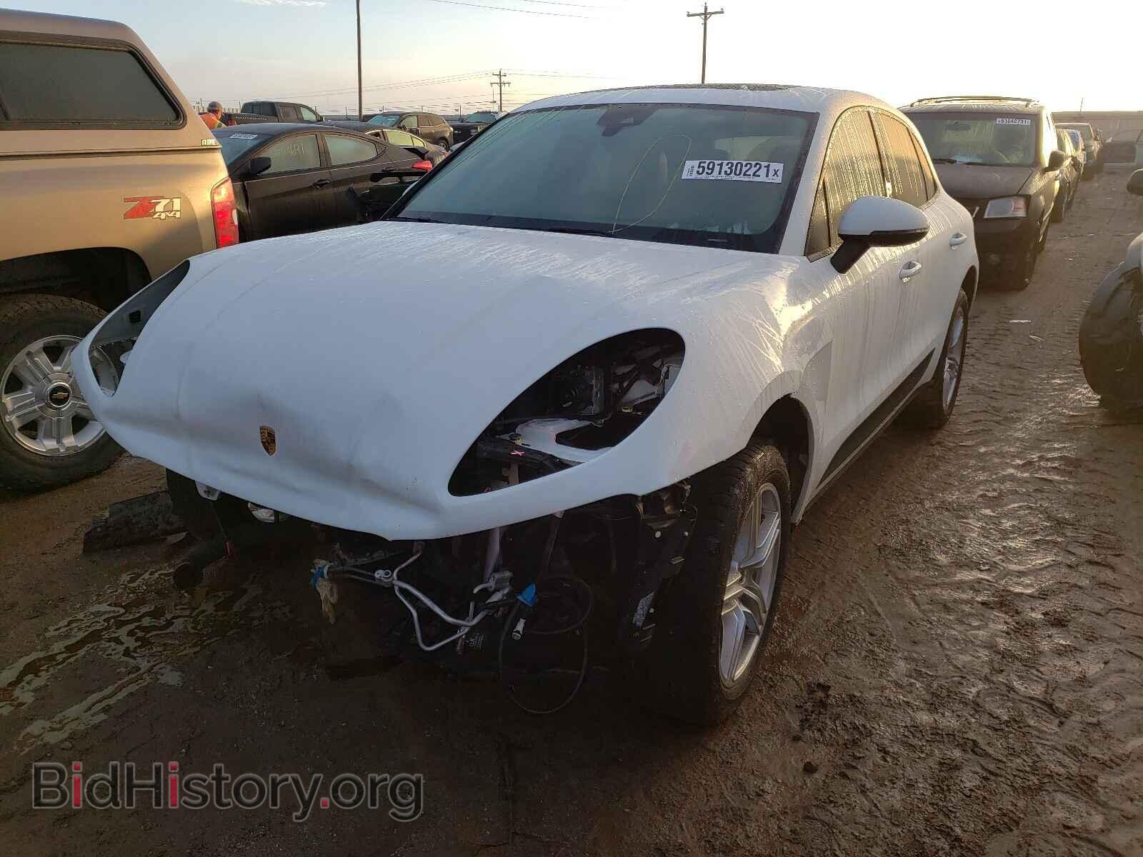 2017 PORSCHE MACAN - VIN: WP1AA2A50HLB05525 - Photo 2