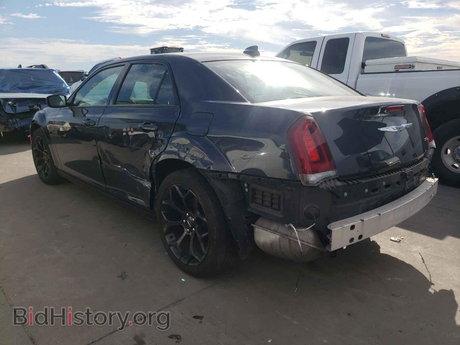 2019 CHRYSLER 300 - VIN: 2C3CCABG2KH516223 - Фото 3