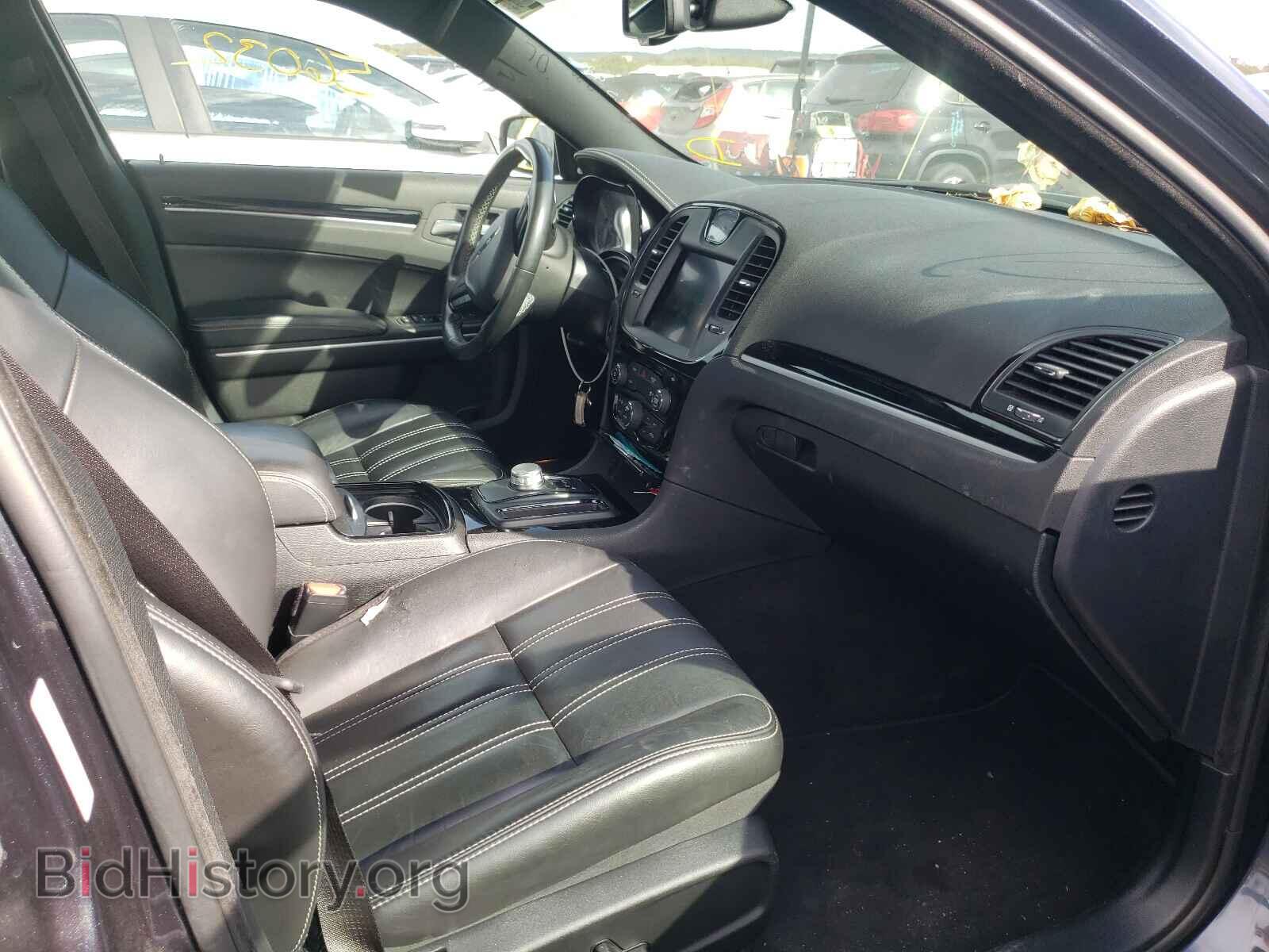 2019 CHRYSLER 300 - VIN: 2C3CCABG2KH516223 - Фото 5