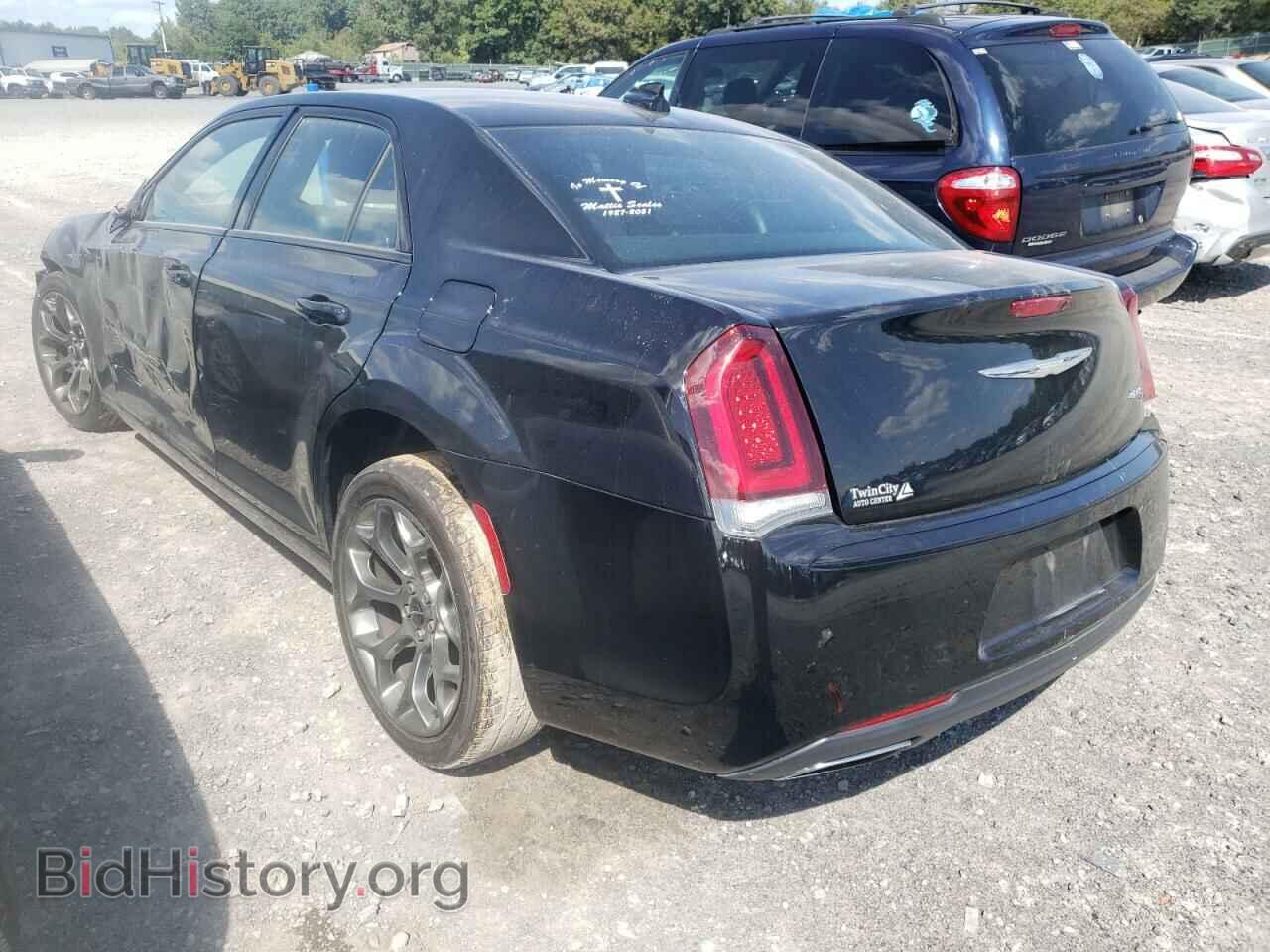 2018 CHRYSLER 300 - VIN: 2C3CCABG5JH227402 - Фото 3