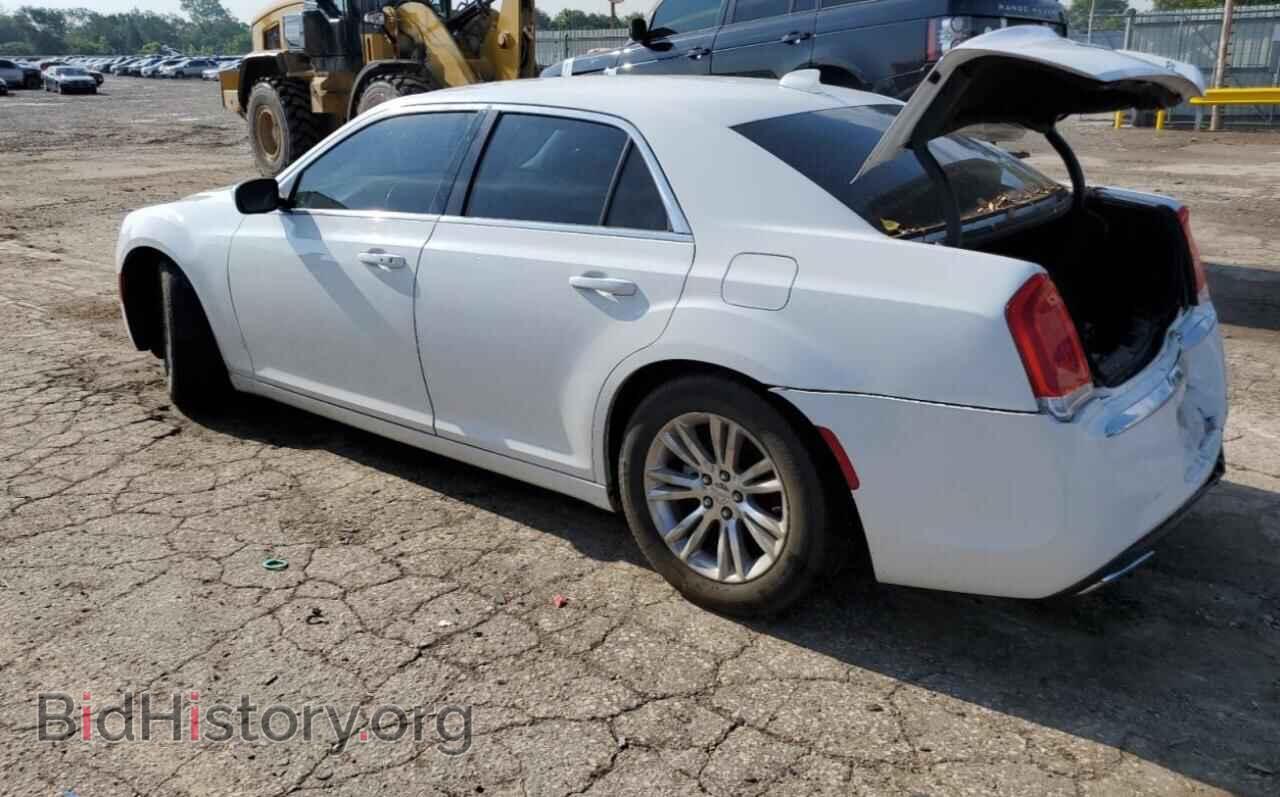 2017 CHRYSLER 300 - VIN: 2C3CCAAG3HH663578 - Фото 2