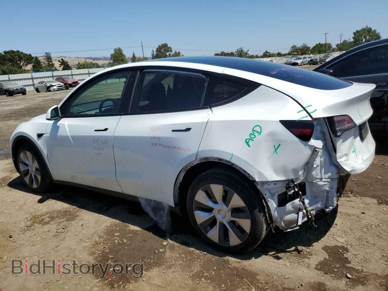 2022 TESLA MODEL Y - VIN: 7SAYGDEE1NF363171 - Фото 2