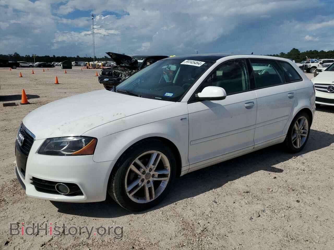 Photo WAUKJAFM6BA022696 - AUDI A3 2011