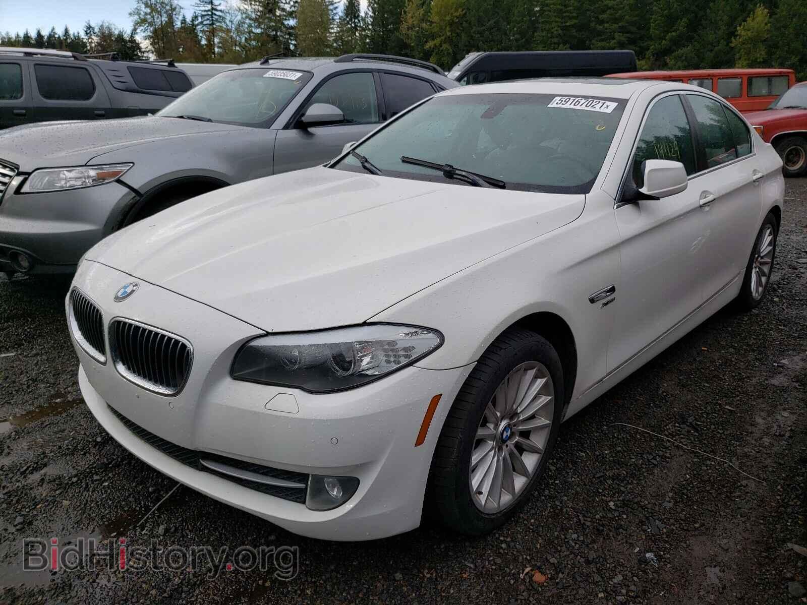 2011 BMW 5 SERIES - VIN: WBAFU7C59BC778228 - Фото 2
