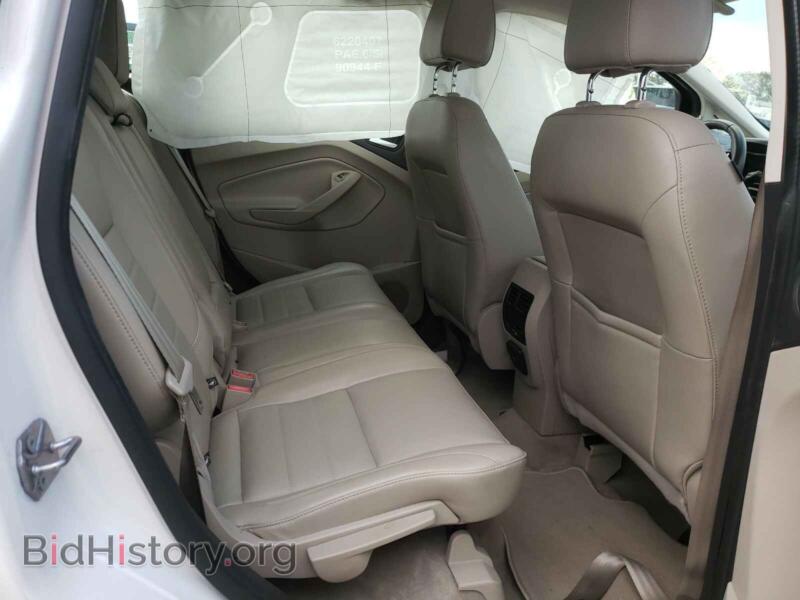 2015 Ford CMAX (VIN 1FADP5BU9FL111945) — фото 6 из 9