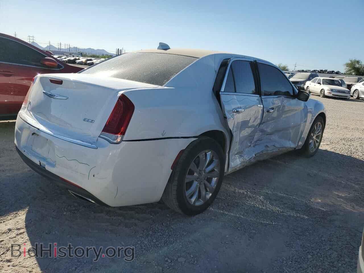2019 CHRYSLER 300 - VIN: 2C3CCAKG4KH569862 - Фото 3