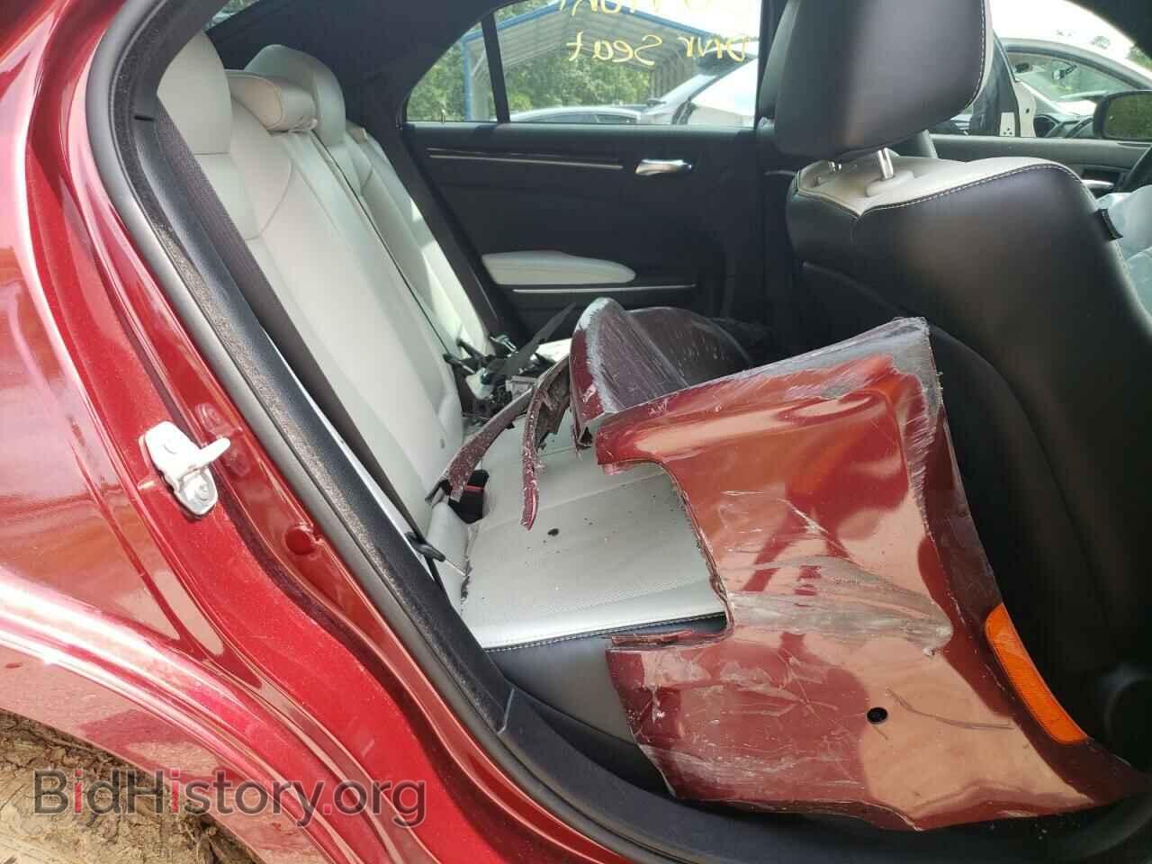 2019 CHRYSLER 300 - VIN: 2C3CCAGG7KH747286 - Photo 10