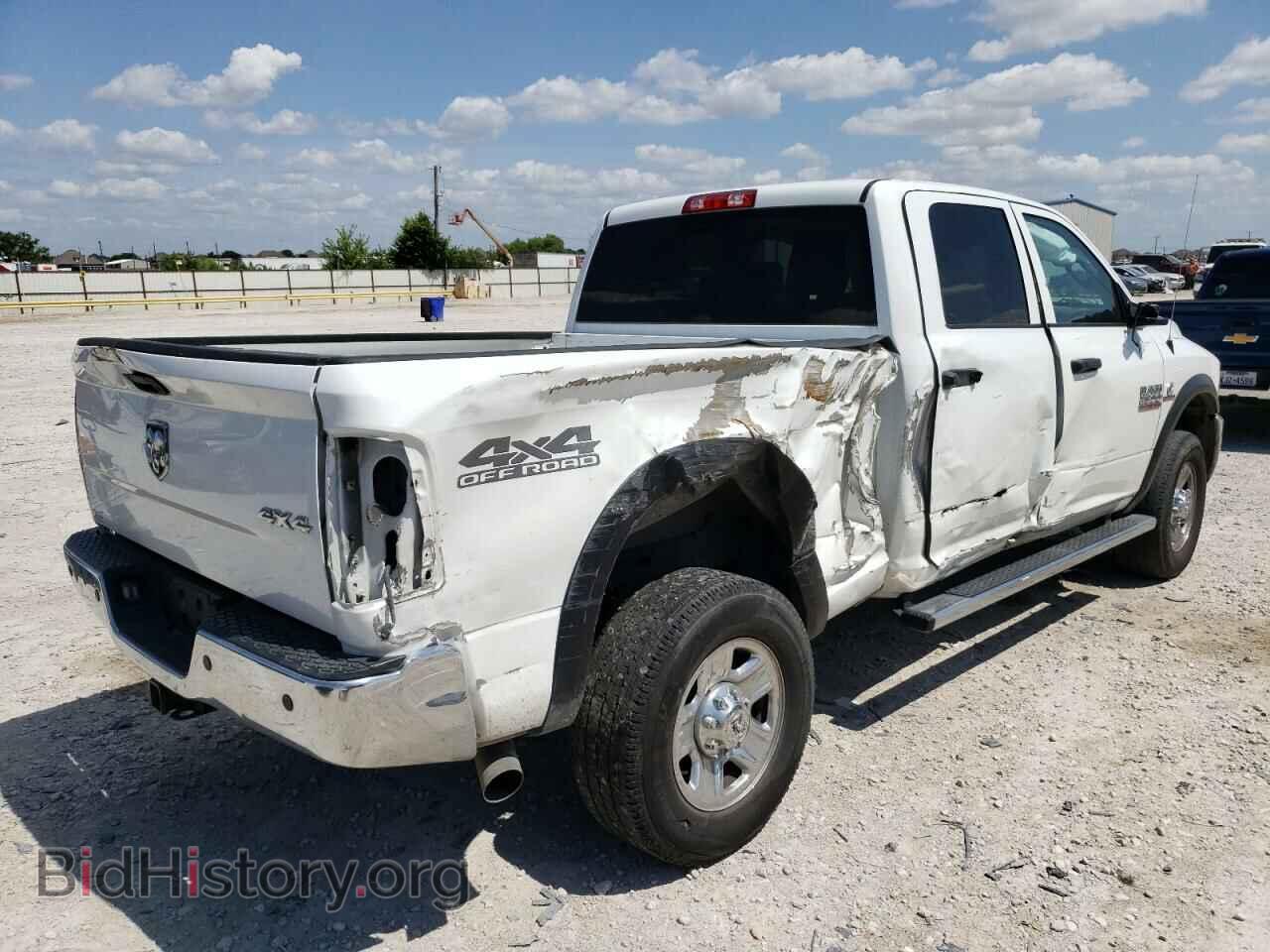 2017 RAM All Models - VIN: 3C6UR5CL4HG644951 - Photo 3