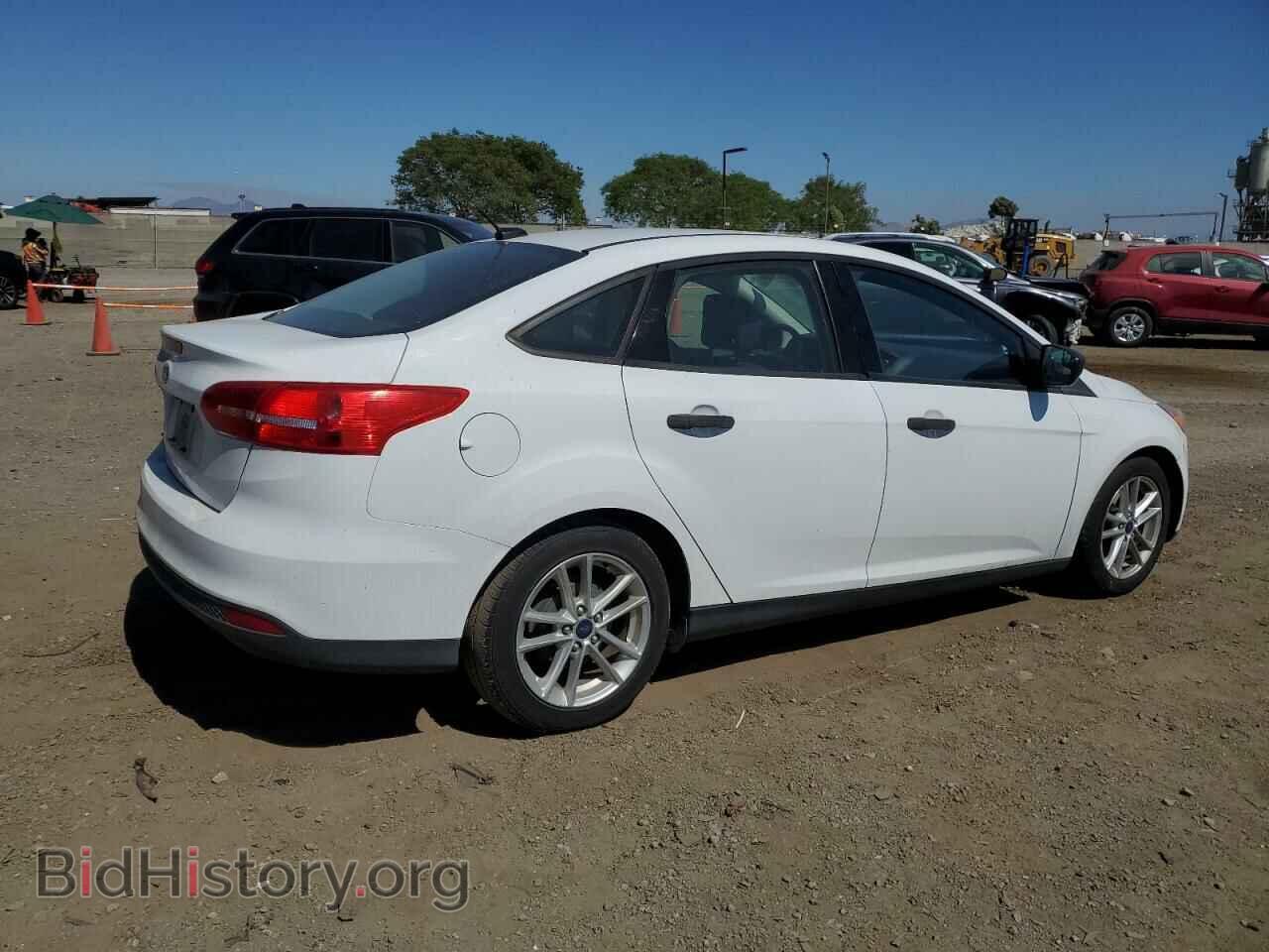 2016 FORD FOCUS - VIN: 1FADP3E22GL329709 - Фото 3
