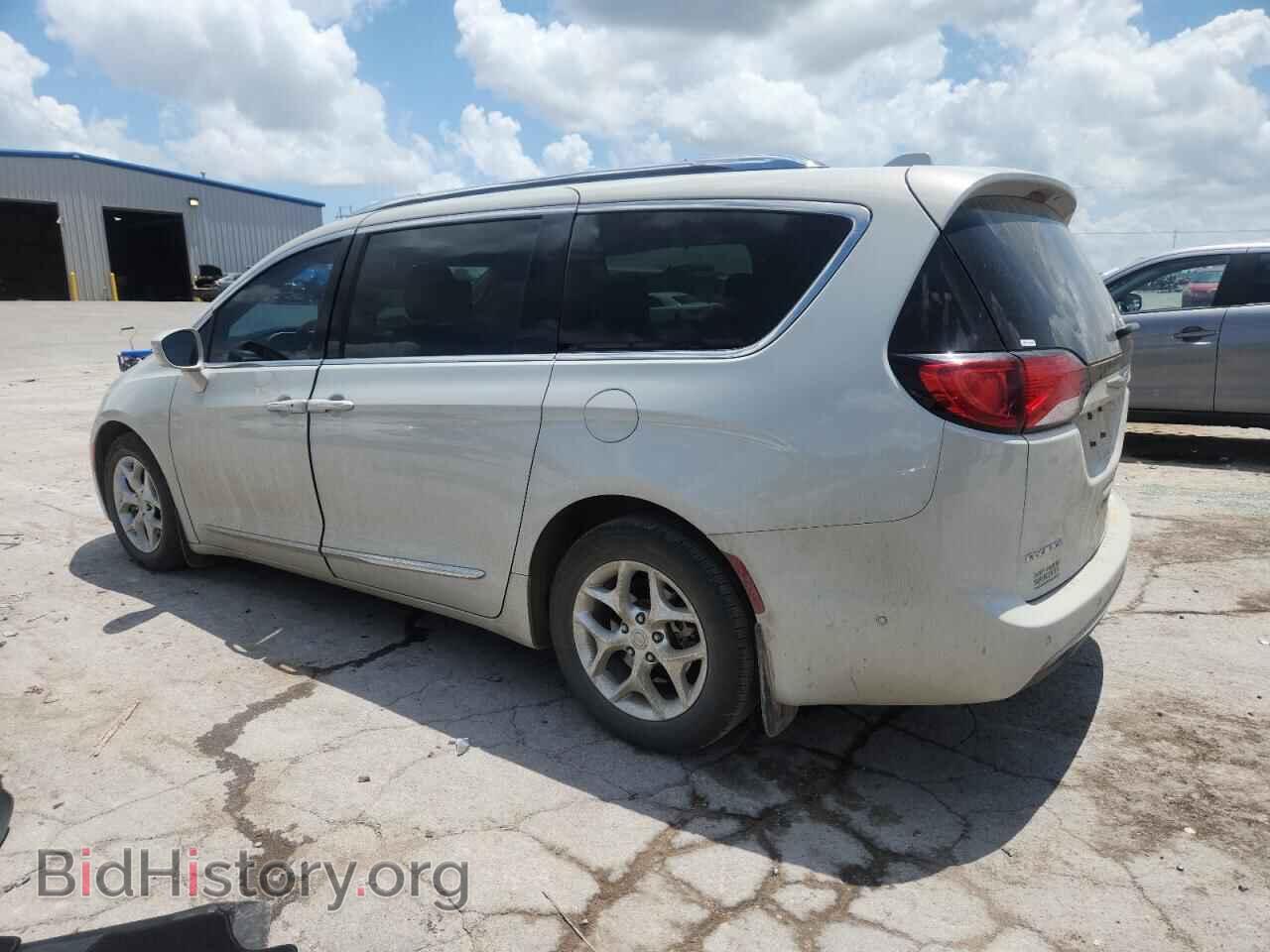 2017 CHRYSLER PACIFICA - VIN: 2C4RC1EG8HR584823 - Фото 2