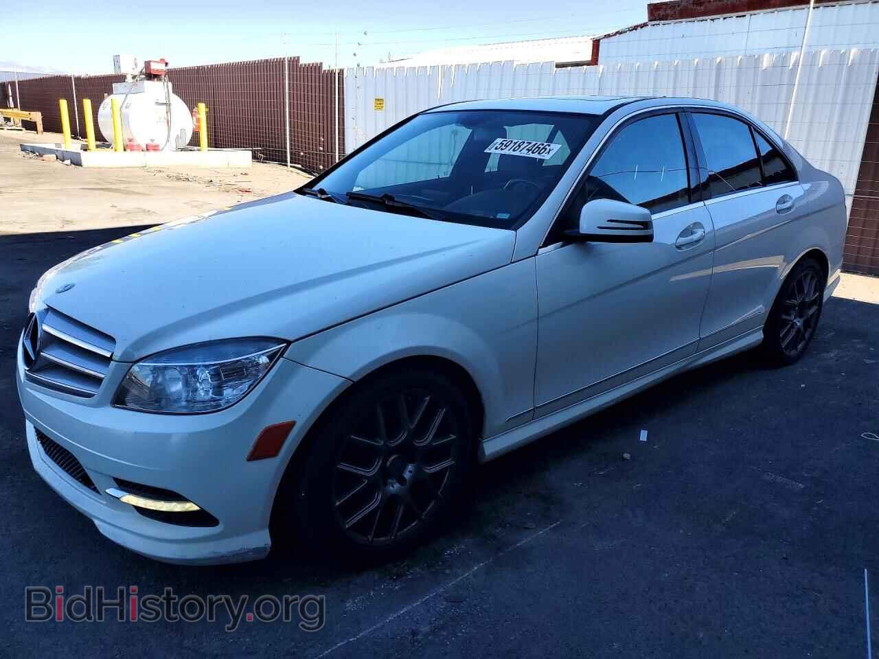 Photo WDDGF8BB1BR148995 - MERCEDES-BENZ C-CLASS 2011