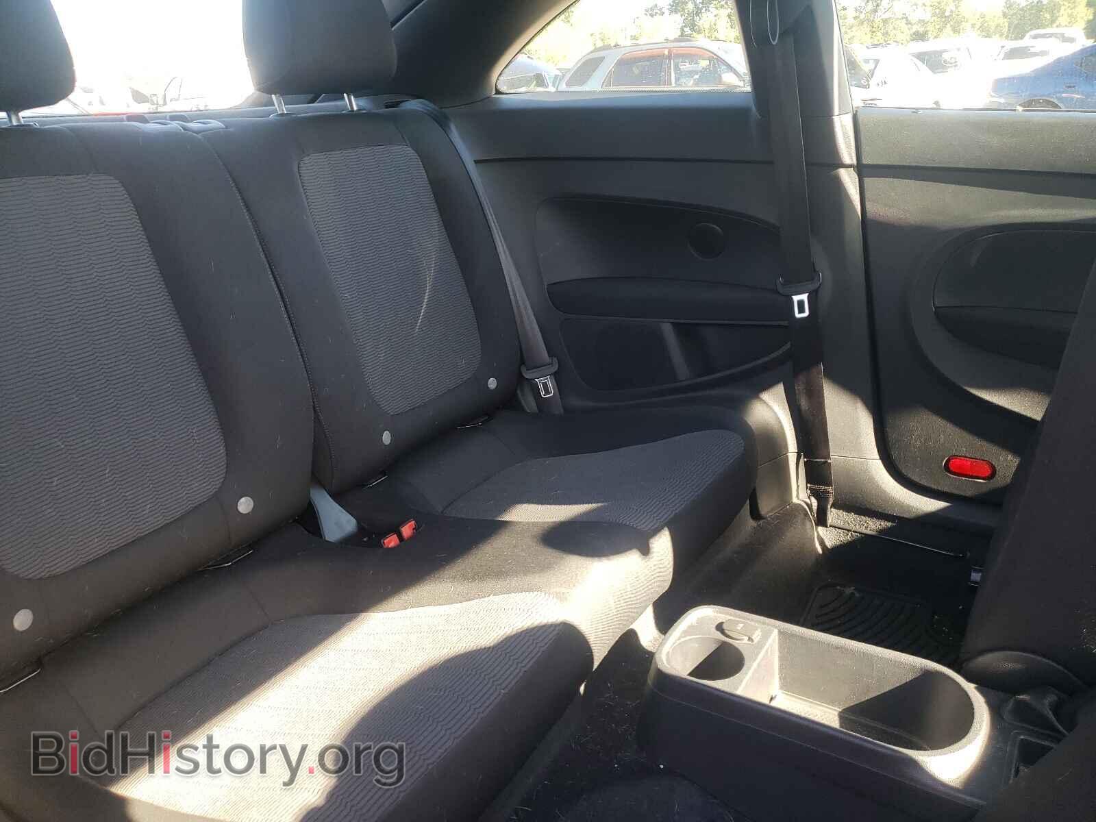 2012 VOLKSWAGEN BEETLE - VIN: 3VWAX7AT0CM636322 - Фото 6