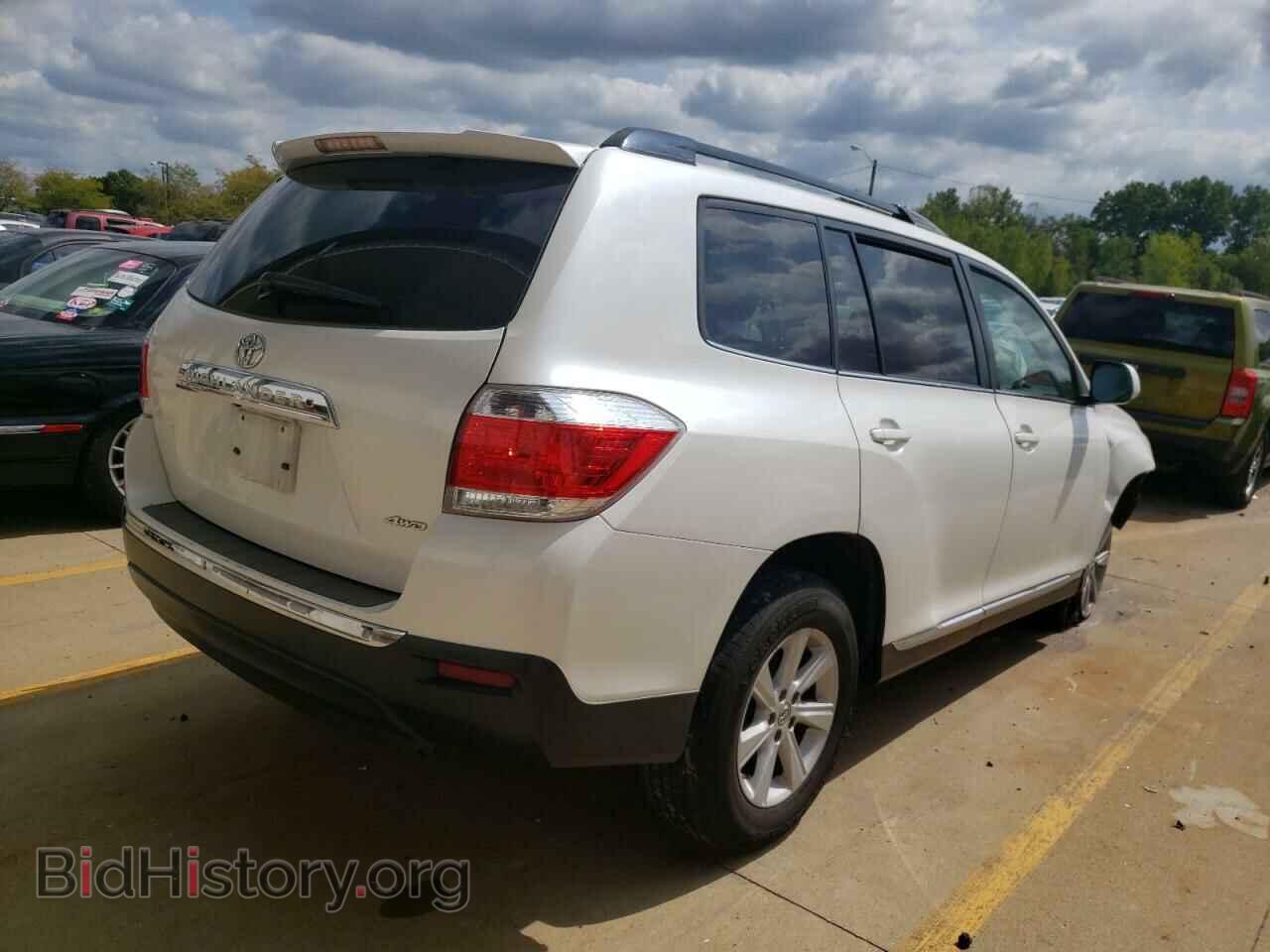 2013 TOYOTA HIGHLANDER - VIN: 5TDBK3EH9DS242579 - Фото 4