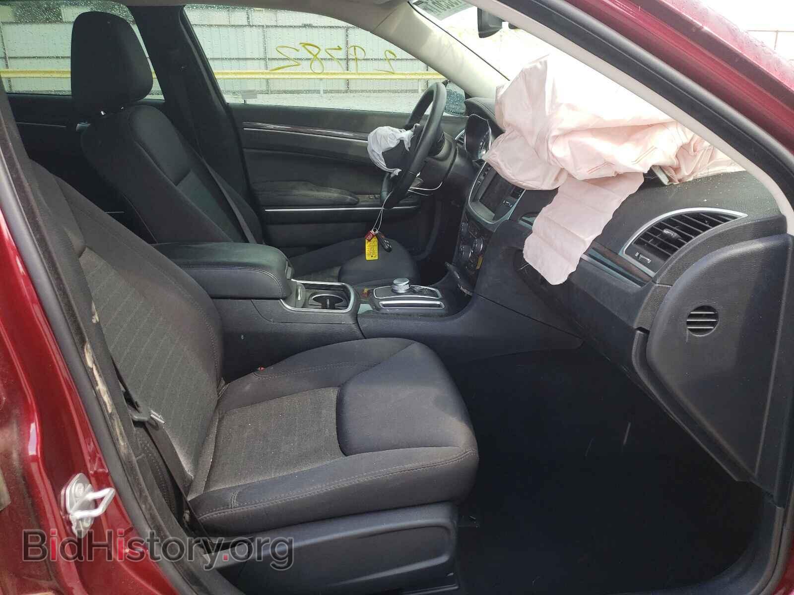 2019 CHRYSLER 300 - VIN: 2C3CCAAG1KH715698 - Фото 5