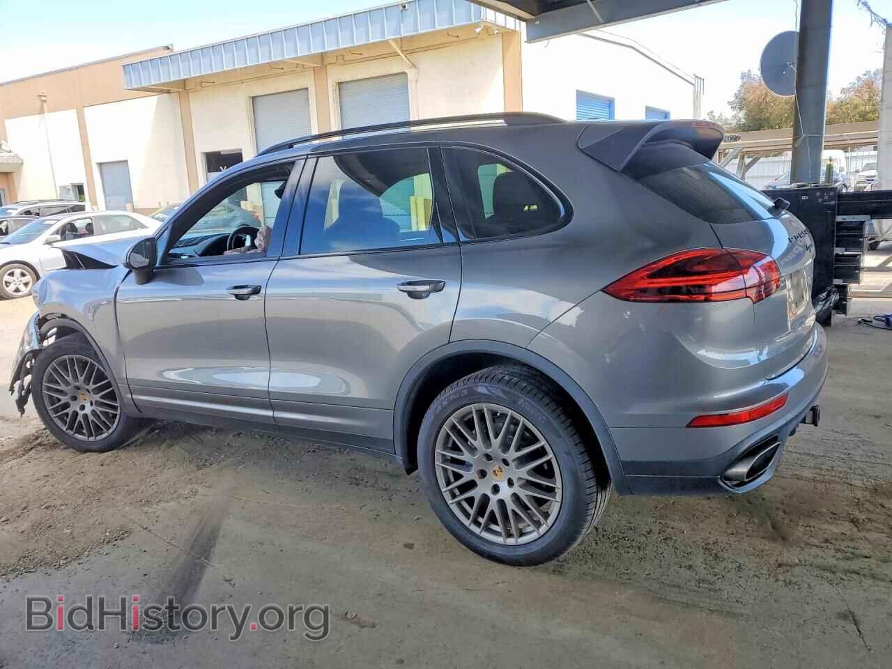 2018 PORSCHE CAYENNE - VIN: WP1AA2A25JKA04742 - Photo 2