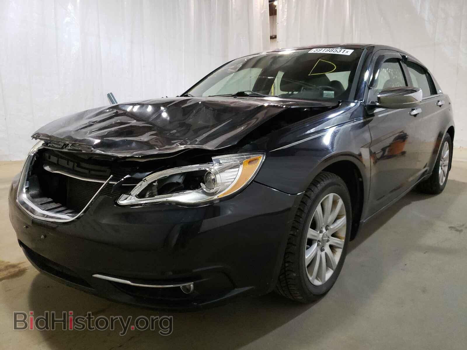 2013 CHRYSLER 200 - VIN: 1C3CCBCG6DN577976 - Фото 2