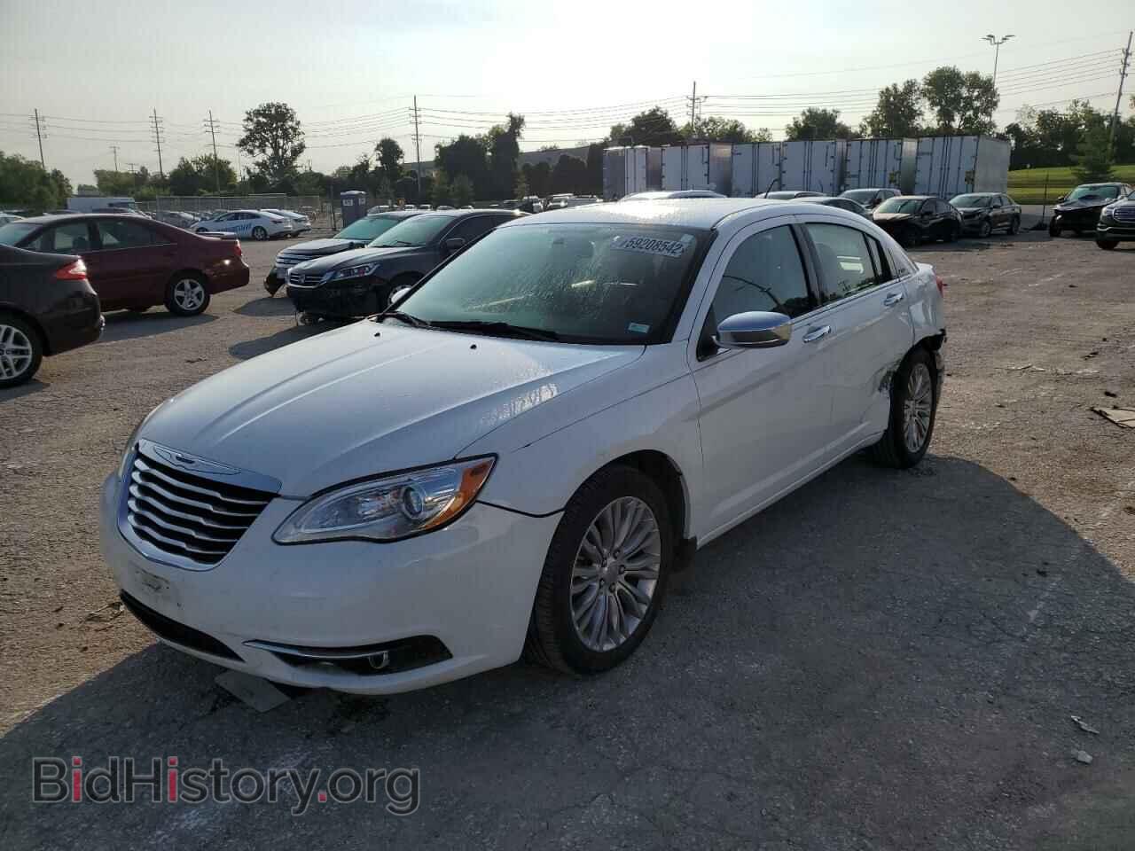 2012 CHRYSLER 200 - VIN: 1C3CCBCG3CN279464 - Фото 2