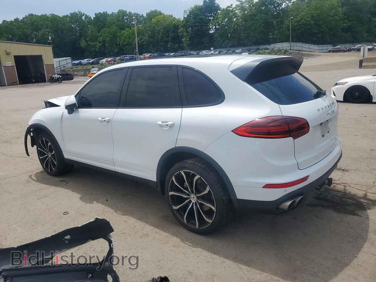 2016 PORSCHE CAYENNE - VIN: WP1AB2A21GLA96576 - Photo 2