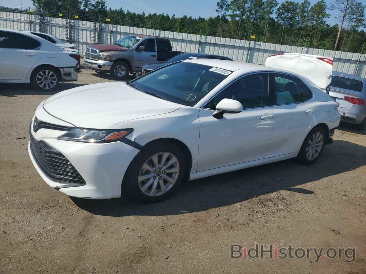 Photo 4T1B11HK1JU141974 - TOYOTA CAMRY 2018