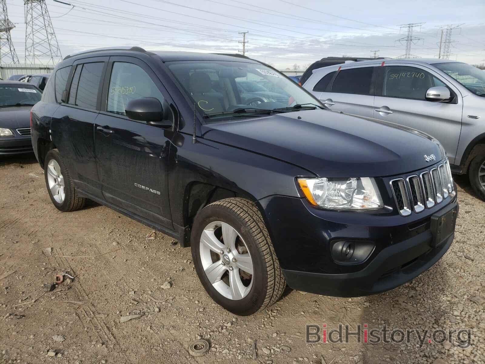 Photo 1J4NF1FB3BD134204 - JEEP COMPASS 2011