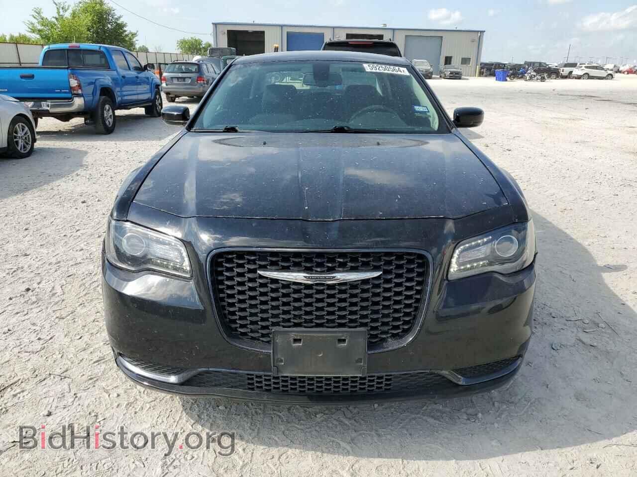 2019 CHRYSLER 300 - VIN: 2C3CCAAG0KH666297 - Фото 5