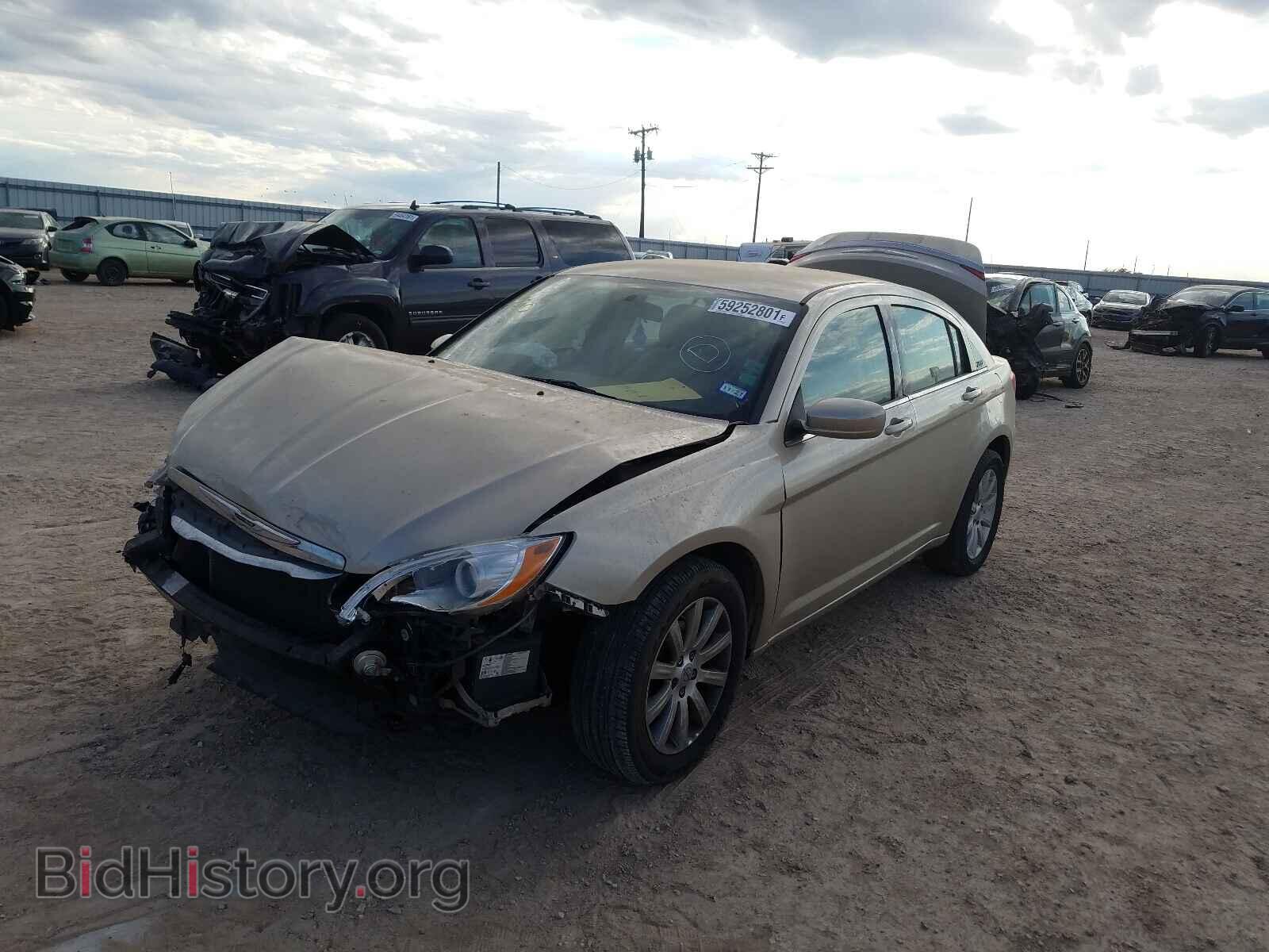 2013 CHRYSLER 200 - VIN: 1C3CCBBB8DN672884 - Фото 2