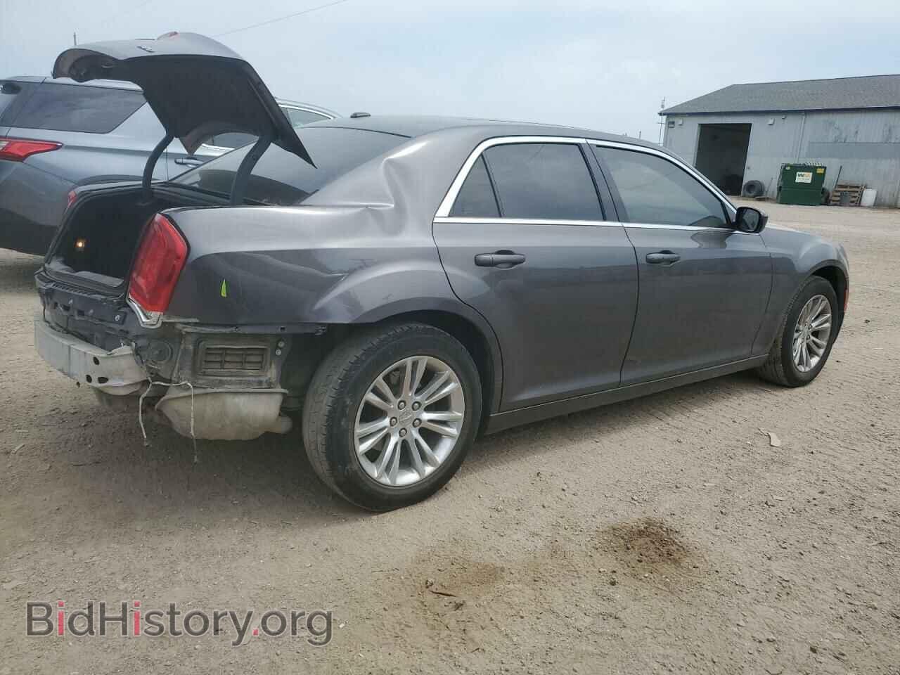 2017 CHRYSLER 300 - VIN: 2C3CCAAG4HH639001 - Фото 3