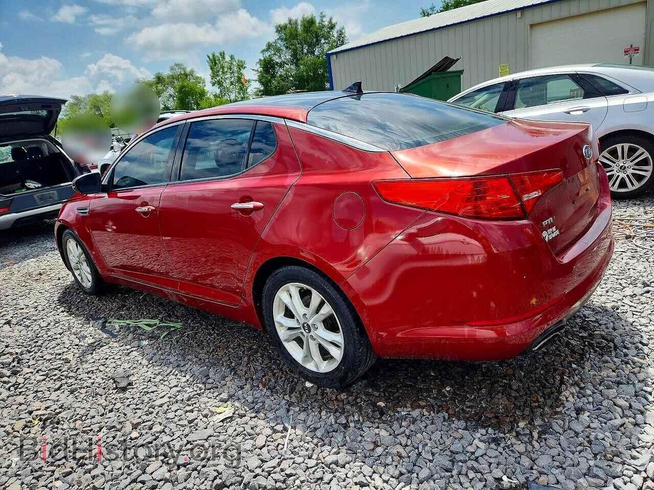 2011 KIA OPTIMA - VIN: KNAGN4A71B5077031 - Photo 2