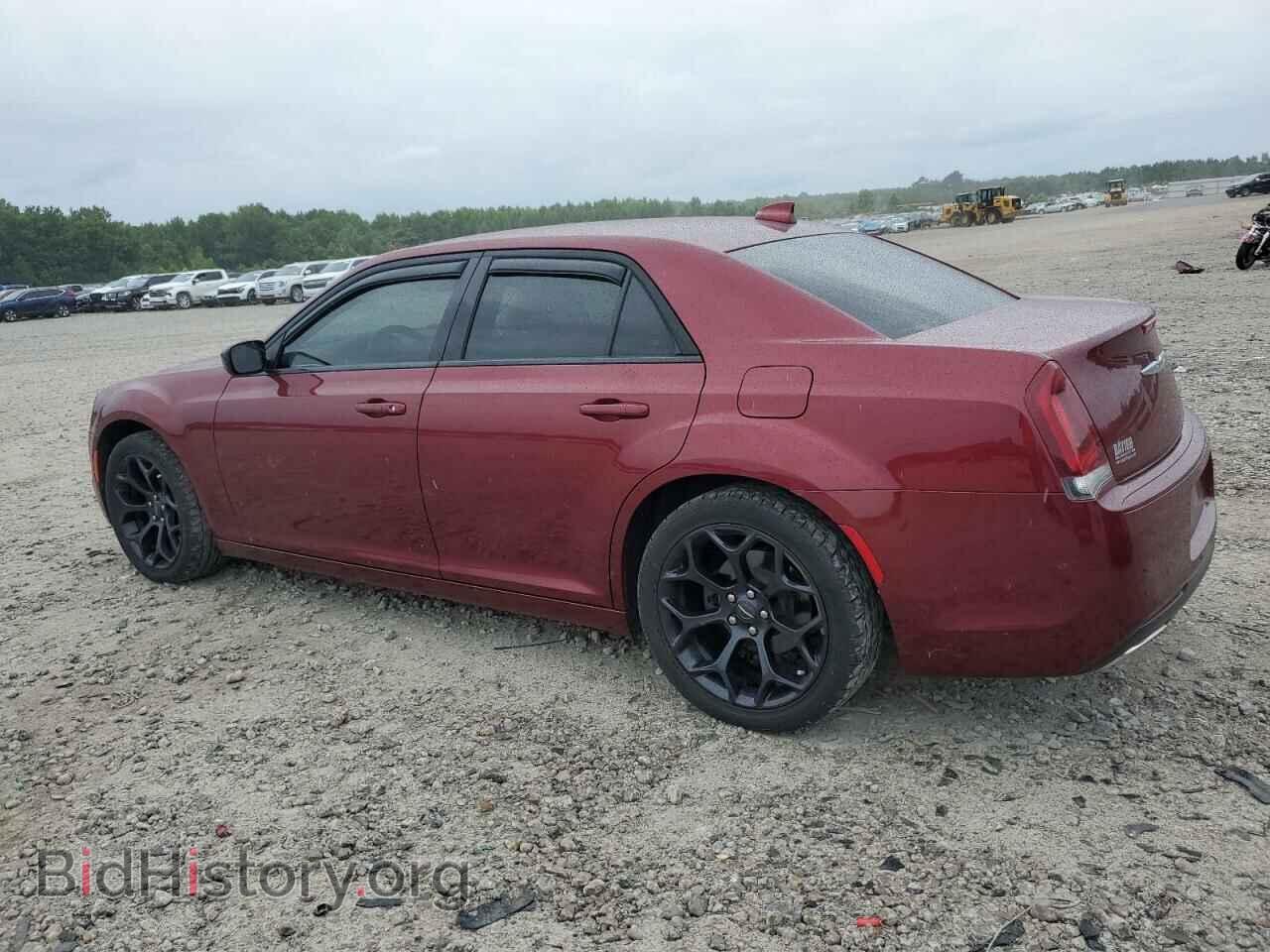 2019 CHRYSLER 300 - VIN: 2C3CCAAG1KH648357 - Фото 2