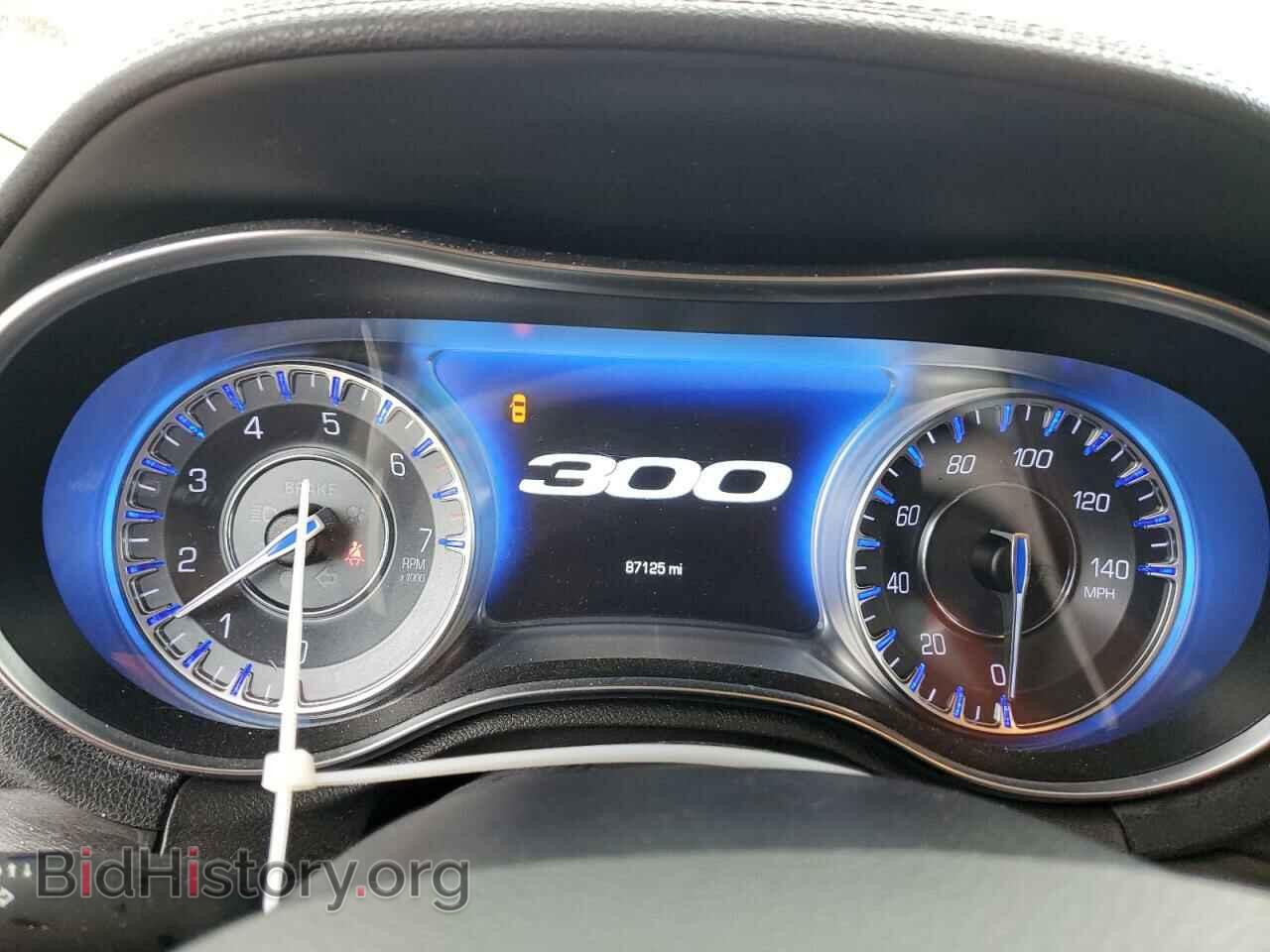 2019 CHRYSLER 300 - VIN: 2C3CCAAG1KH648357 - Фото 9