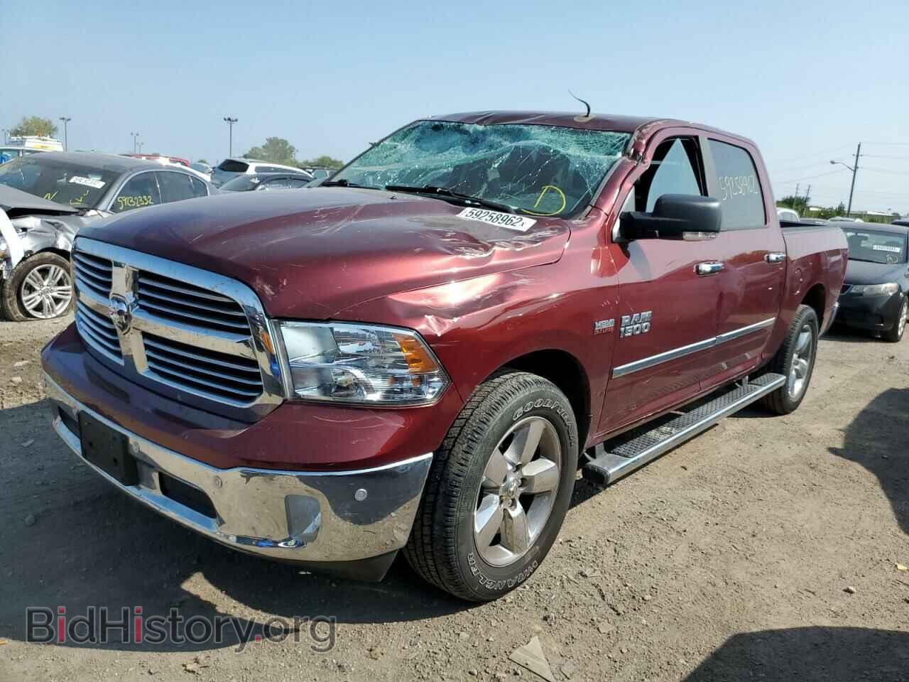 2018 RAM 1500 - VIN: 3C6RR7LT3JG168358 - Фото 2