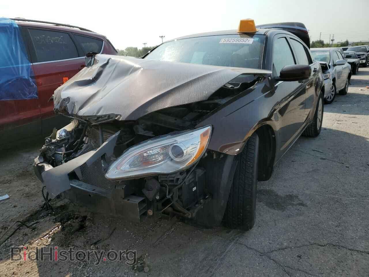 2013 CHRYSLER 200 - VIN: 1C3CCBBB3DN700283 - Фото 2