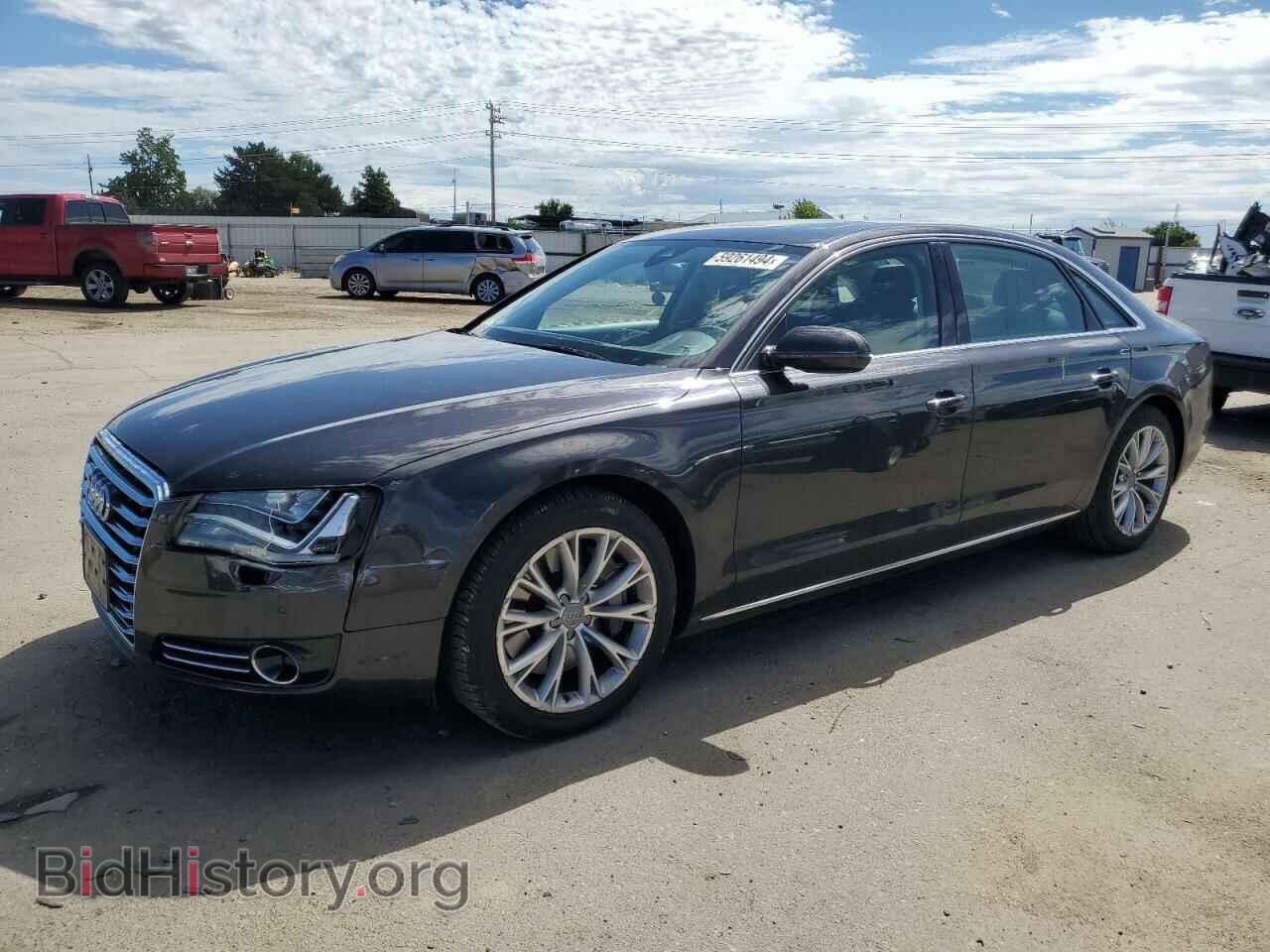 Photo WAURVAFD5BN004492 - AUDI A8 2011
