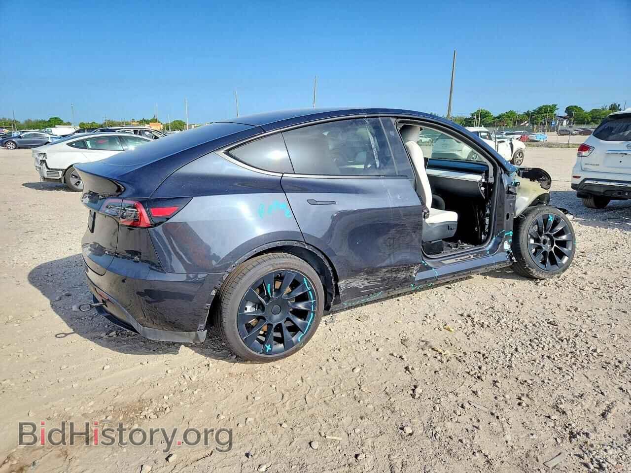 2024 TESLA MODEL Y - VIN: 7SAYGDED1RF009051 - Photo 3