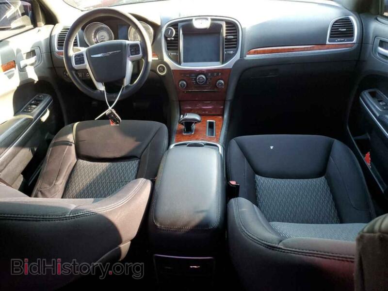 2012 Chrysler 300 (VIN 2C3CCAAGXCH312322) — фото 8 из 12