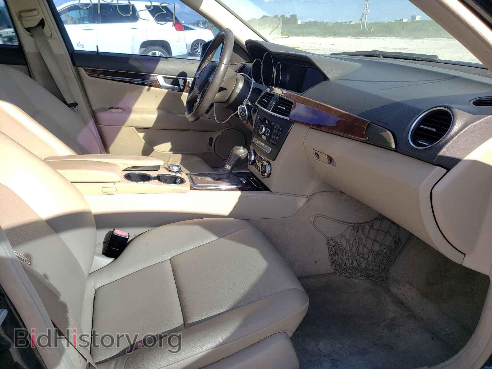 2012 MERCEDES-BENZ C-CLASS - VIN: WDDGF4HB2CA606902 - Фото 5