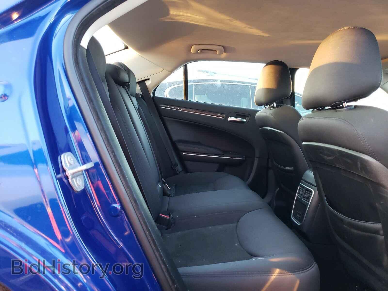 2019 CHRYSLER 300 - VIN: 2C3CCAAG9KH550533 - Фото 6