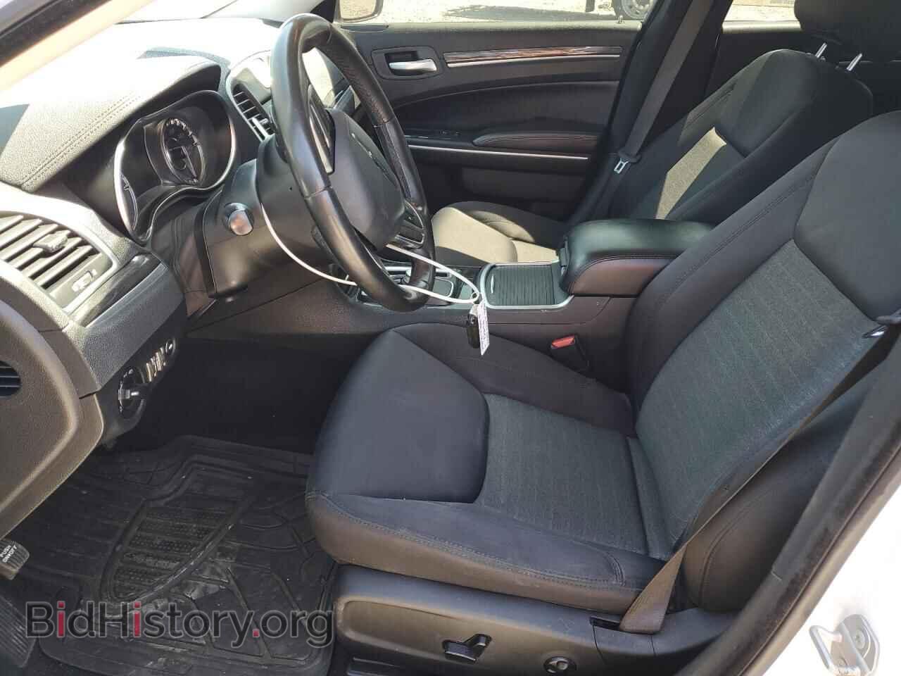 2019 CHRYSLER 300 - VIN: 2C3CCAAG6KH715650 - Фото 7