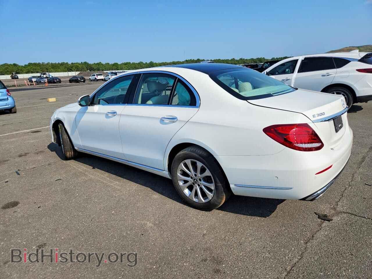 2018 MERCEDES-BENZ E-CLASS - VIN: WDDZF4KB1JA344921 - Фото 2
