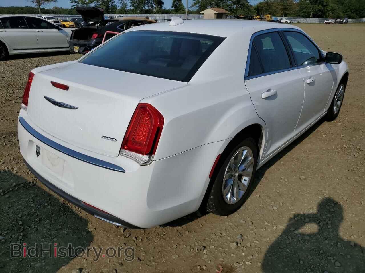 2016 CHRYSLER 300 - VIN: 2C3CCAAG1GH175437 - Фото 4