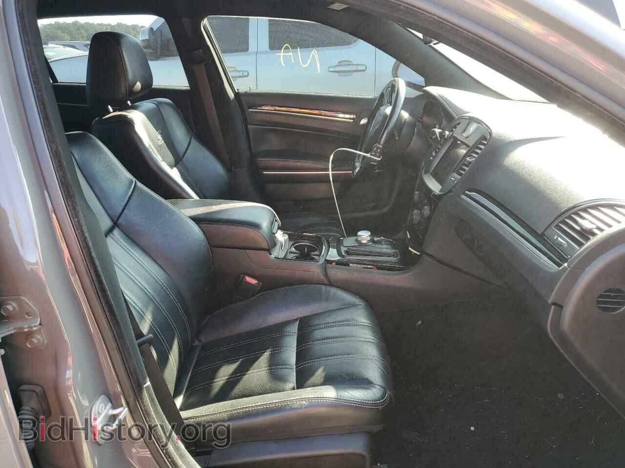 2019 CHRYSLER 300 - VIN: 2C3CCABG1KH559547 - Фото 5