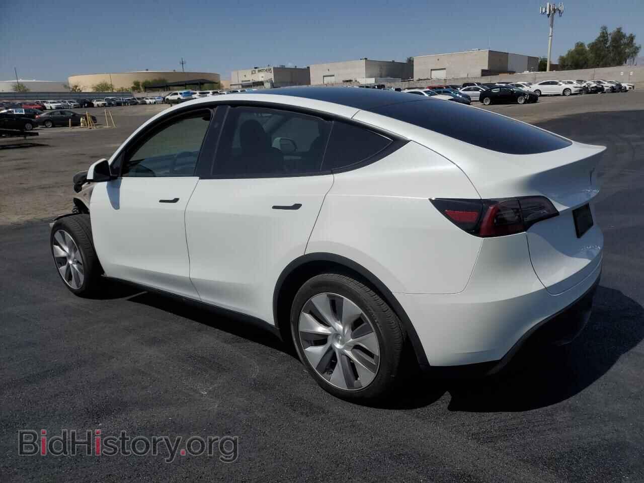 2024 TESLA MODEL Y - VIN: 7SAYGDED6RF041199 - Фото 2