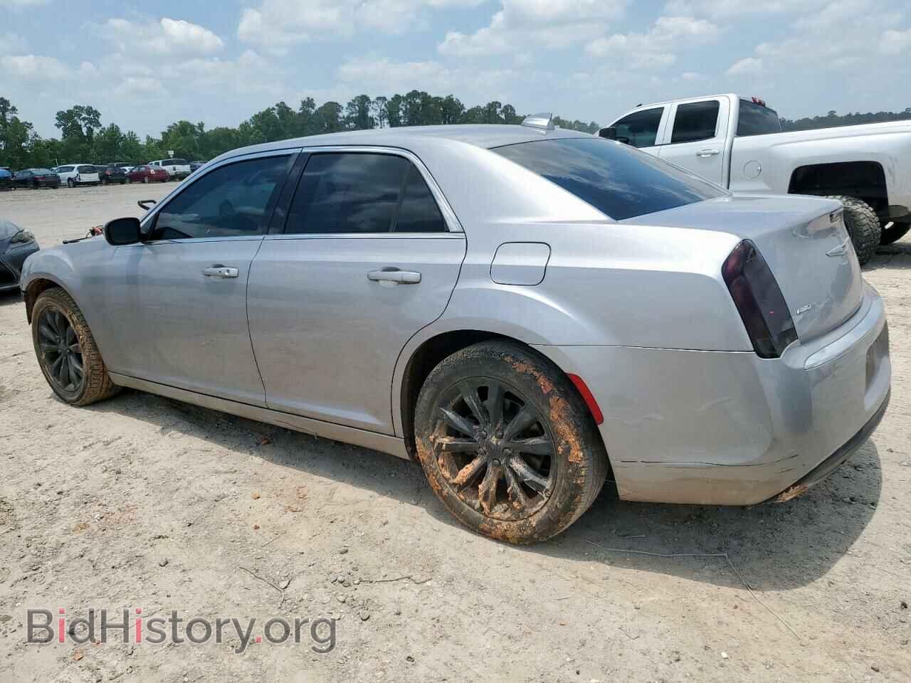 2017 CHRYSLER 300 - VIN: 2C3CCARG4HH521969 - Фото 2