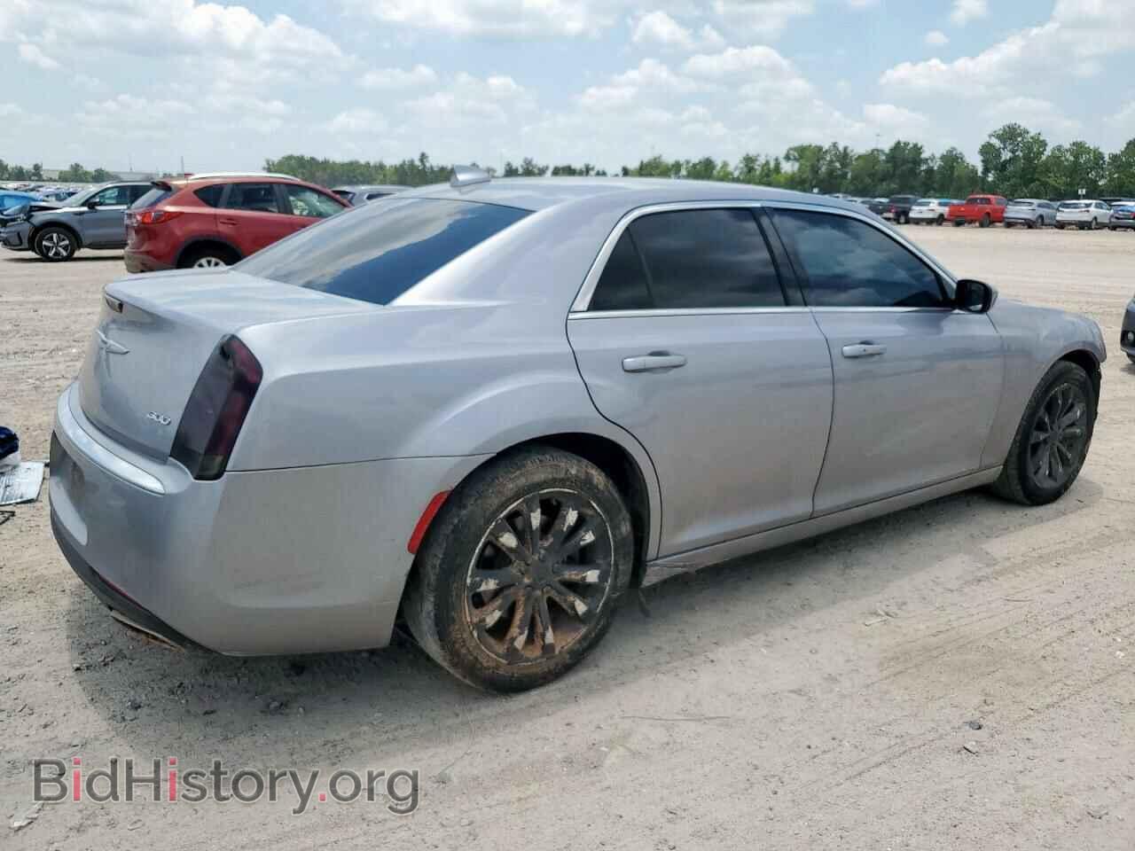 2017 CHRYSLER 300 - VIN: 2C3CCARG4HH521969 - Фото 3