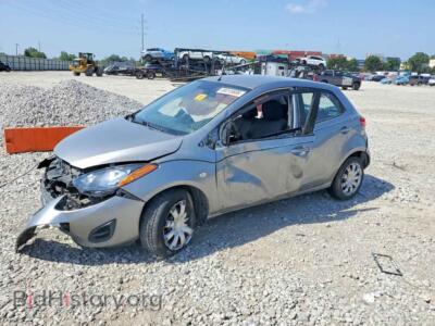 2014 Mazda 2 Sport, серебристый — VIN JM1DE1KY9E0175558, Copart