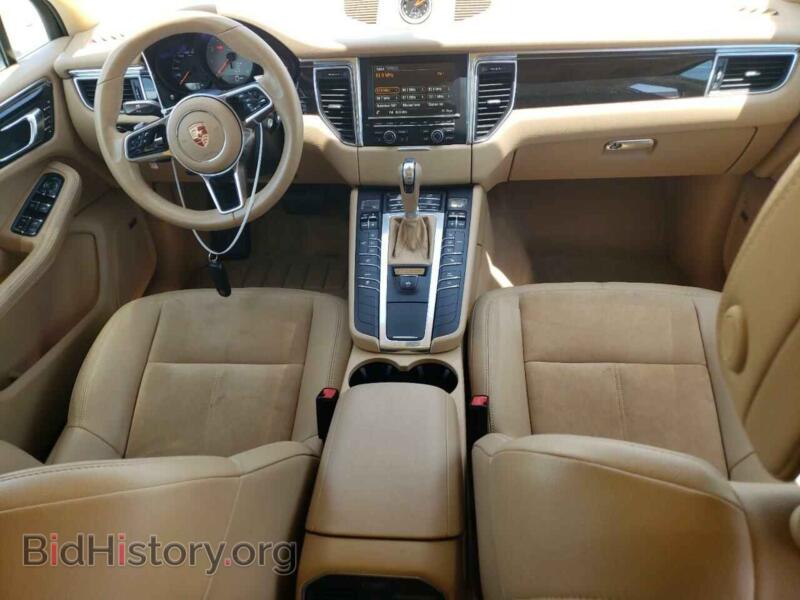 2016 Porsche MACAN (VIN WP1AB2A56GLB41490) — фото 8 из 13