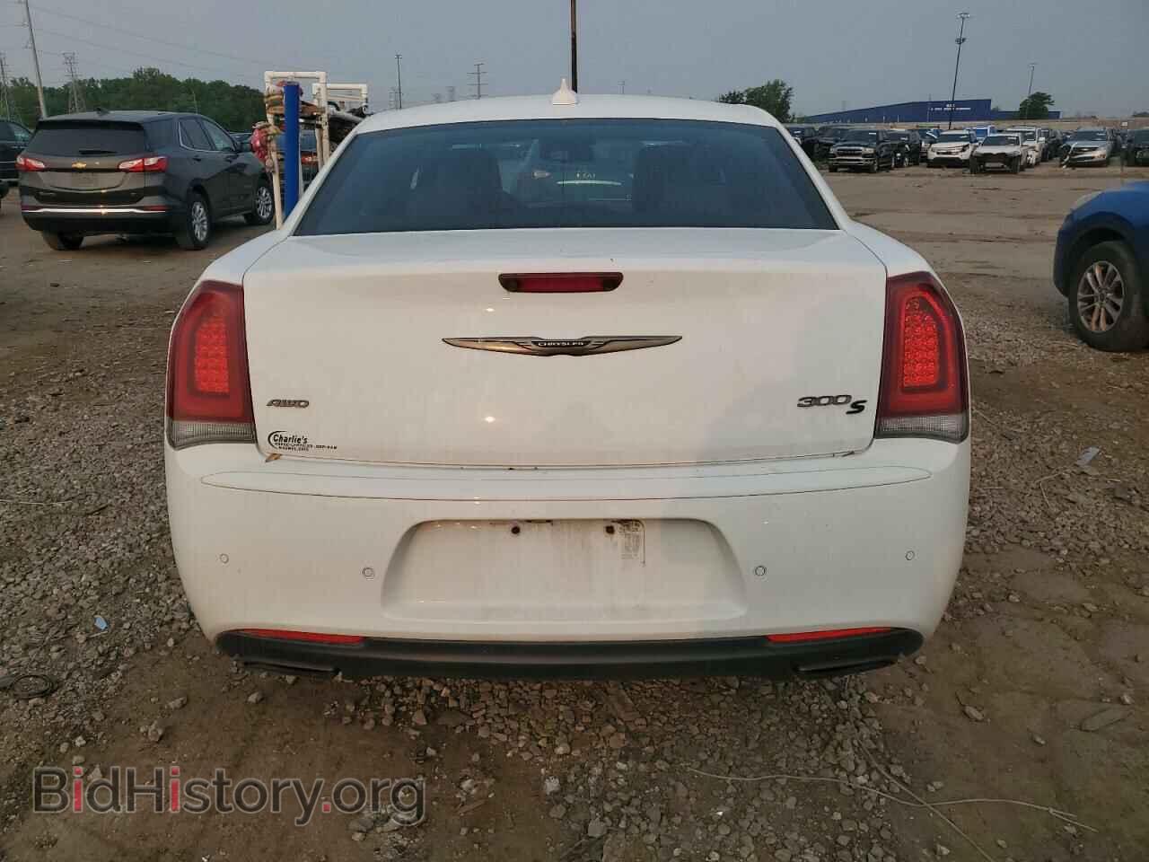 2016 CHRYSLER 300 - VIN: 2C3CCAGG5GH304643 - Фото 6